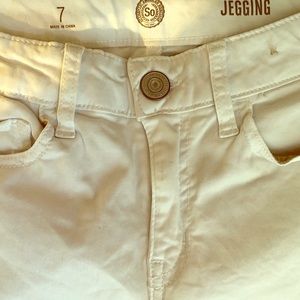 ⭐️NWOT White Jeggings! NEVER WORN!